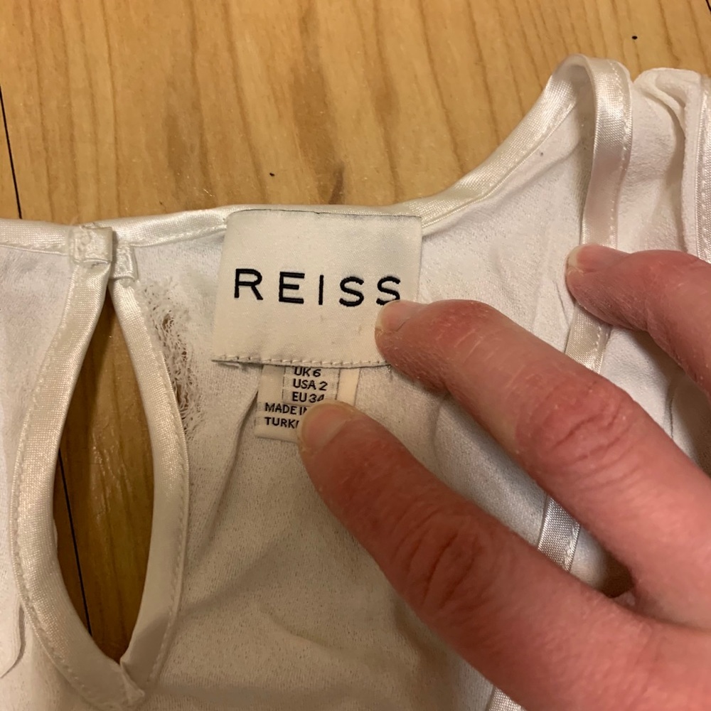 🦋  3/$9 Reiss White Sleeveless Blouse - Picture 4 of 9